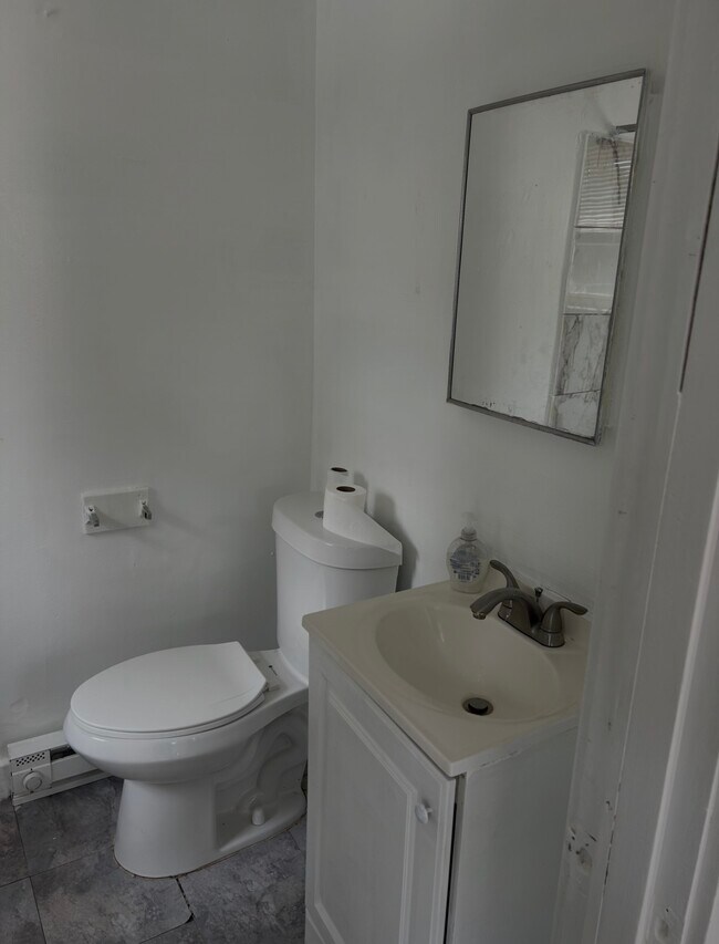 Foto del edificio - 4 Quigley Ct