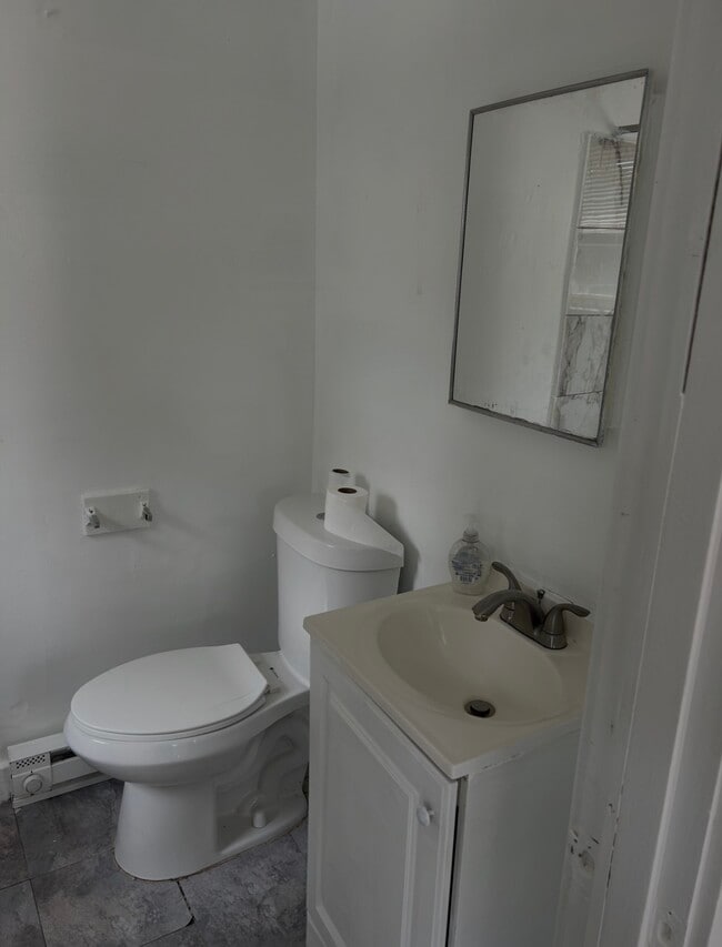 Building Photo - 4 Quigley Ct