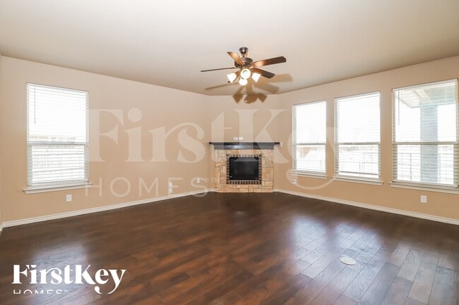 Building Photo - 1005 Destrehan Dr