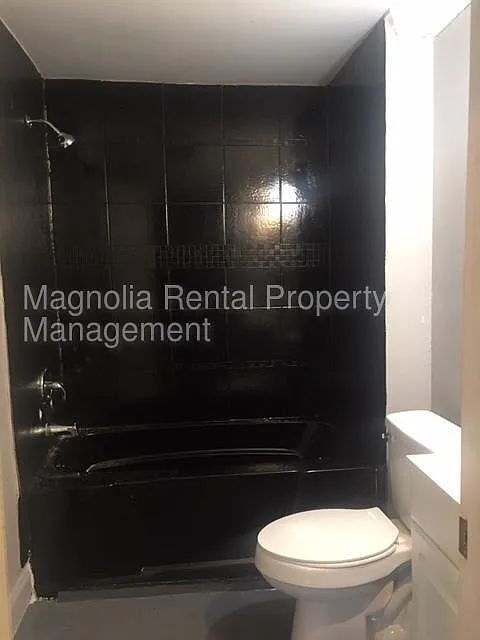 Foto del edificio - "Charming 2-Bedroom Gem in Greenville – Your Perfect Cozy Retreat!"