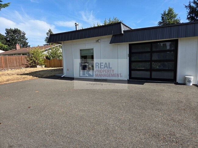 Building Photo - Recently remodeled 3 bedroom, 2.5 bath home