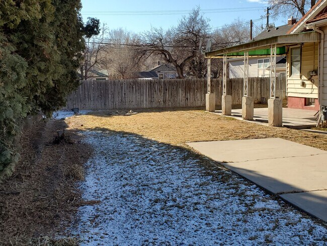 Patio y jardín - 353 Lawton St