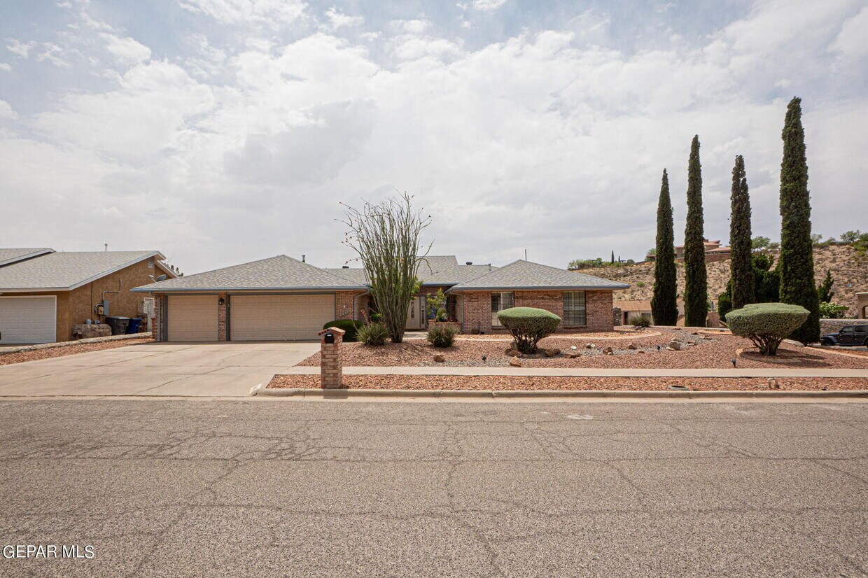 Primary Photo - 6441 Via Aventura Dr