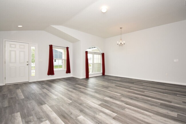 Foto del edificio - Modern 3BR/2BA Home in Desirable Westchest...