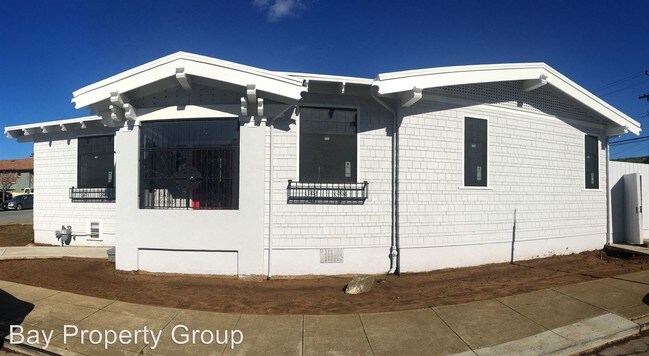 Building Photo - 1300 Plymouth Ave