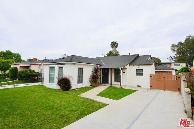 Building Photo - 2334 S Garth Ave
