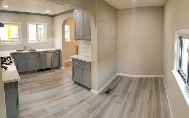 Building Photo - Freshly Remodeled 4-Bedroom House w/ Private Yard in Oakland