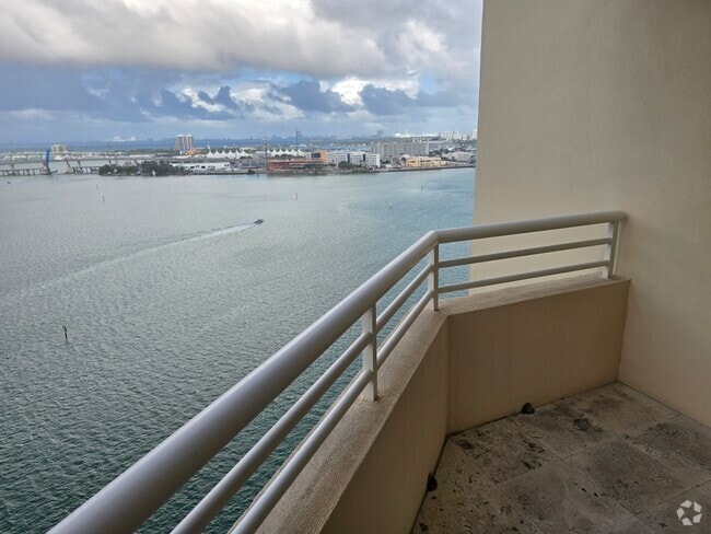 Building Photo - 888 Brickell Key Dr