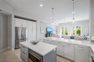 Building Photo - 2851 Tiburon Blvd E