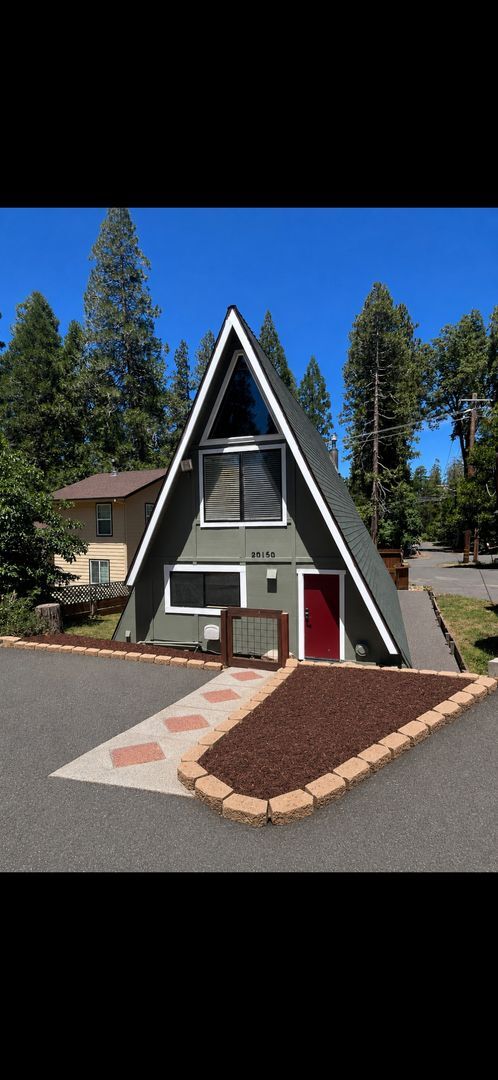 Building Photo - 20150 Manzanita St