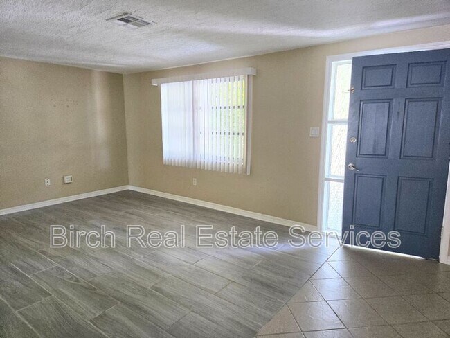 Foto del edificio - 4323 Darlington Rd