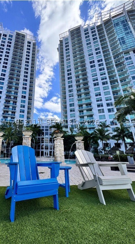 Foto del edificio - 2681 N Flamingo Rd