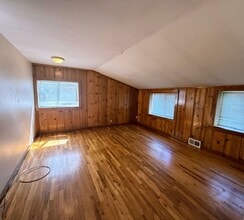 Building Photo - 1610 N Stewart St