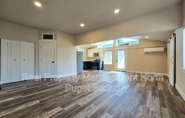 Building Photo - 217 Ave D