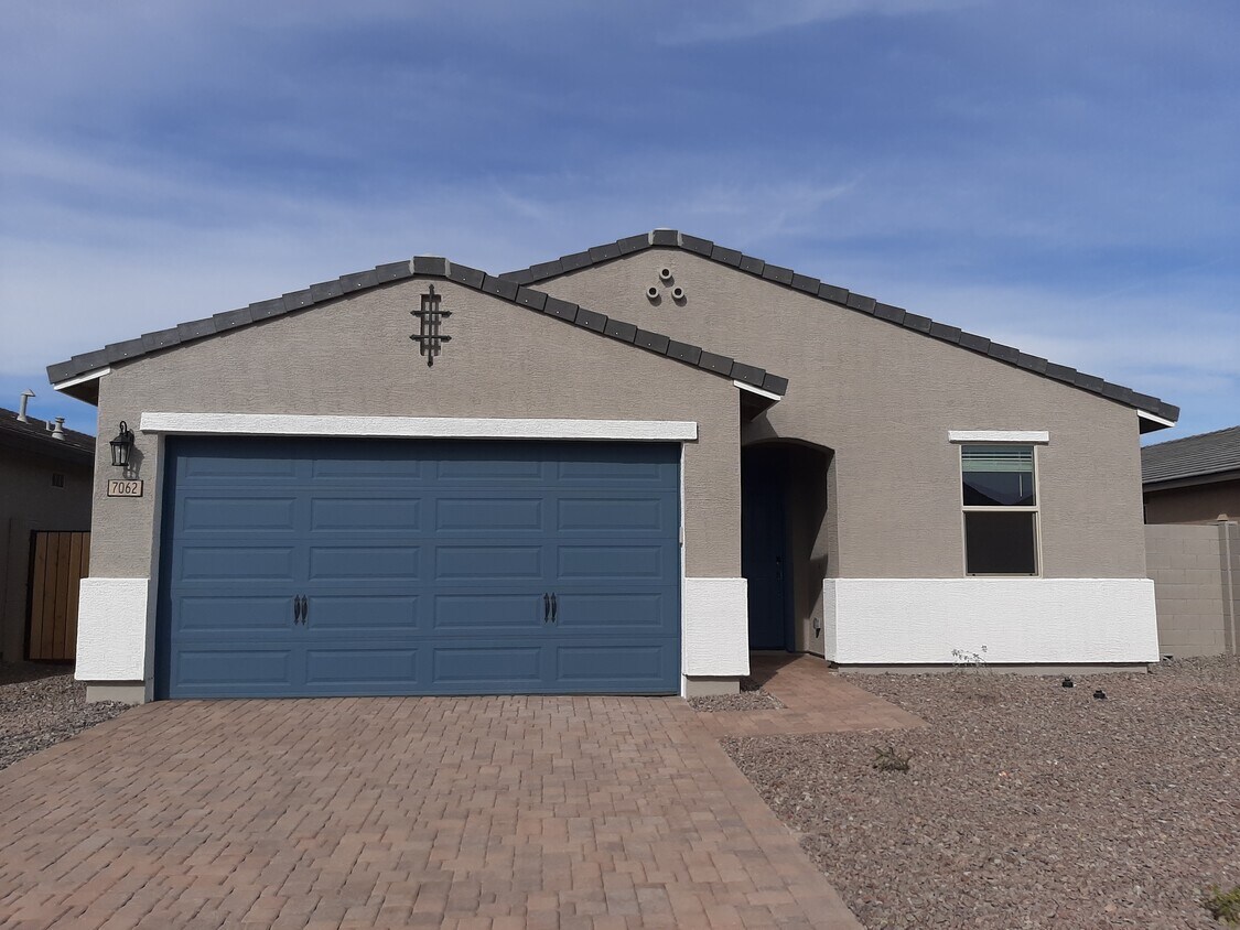 Foto principal - 7062 W Allen St