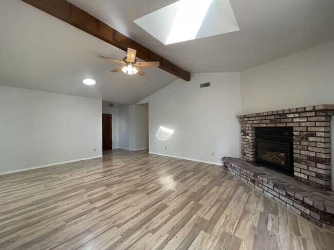 Foto del edificio - 1817 Heron Ln