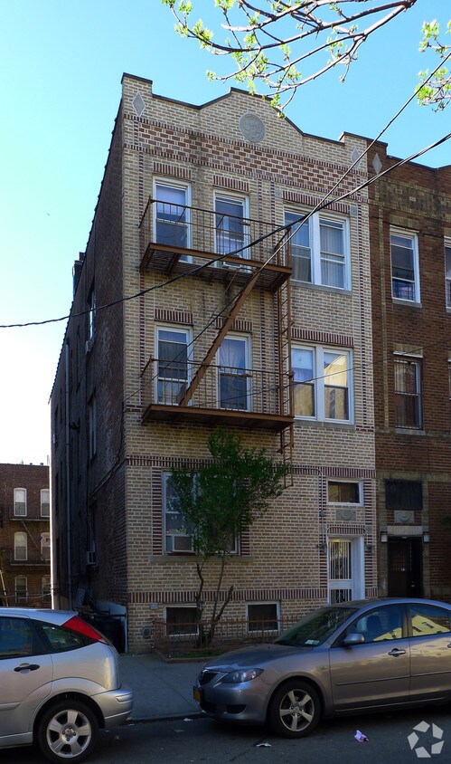 Foto principal - 99-14 41st Ave