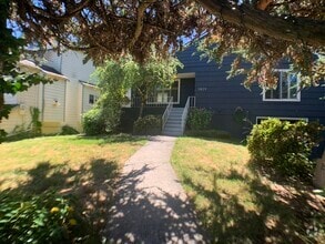 Building Photo - 3829 NE 95th St