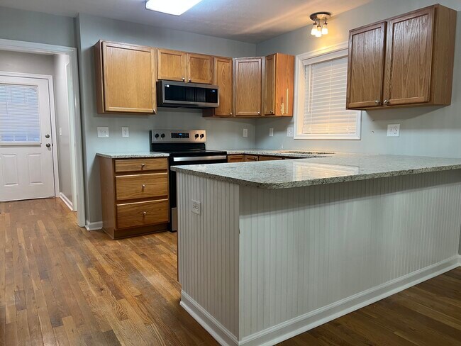 Building Photo - 635 D St