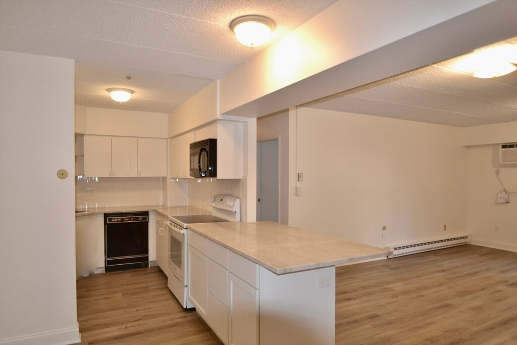 Foto principal - 134 Pleasant St
