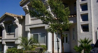 Building Photo - 647 Florence Dr