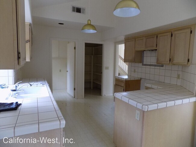 Building Photo - 3 br, 3 bath House - 783 Clearview