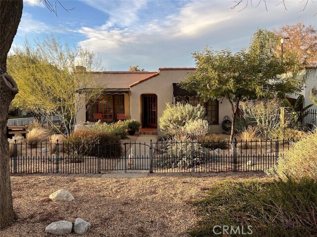Foto principal - 1058 W Clifton Ave