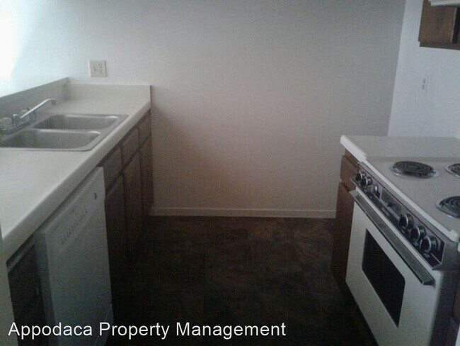 Foto del edificio - 2 br, 1 bath Apartment - 730 James Rd