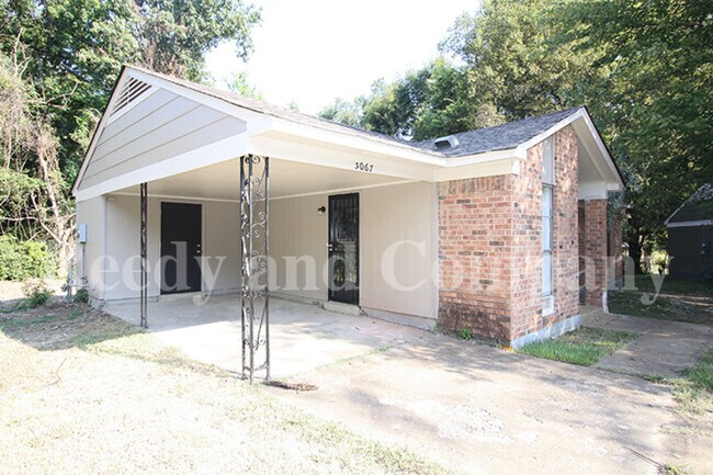 Building Photo - 3067 Claudine Cove