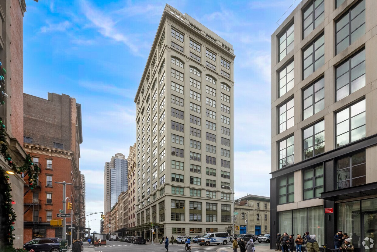 Foto principal - 25 N Moore St