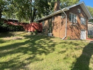 Foto del edificio - 3602 E Bering St