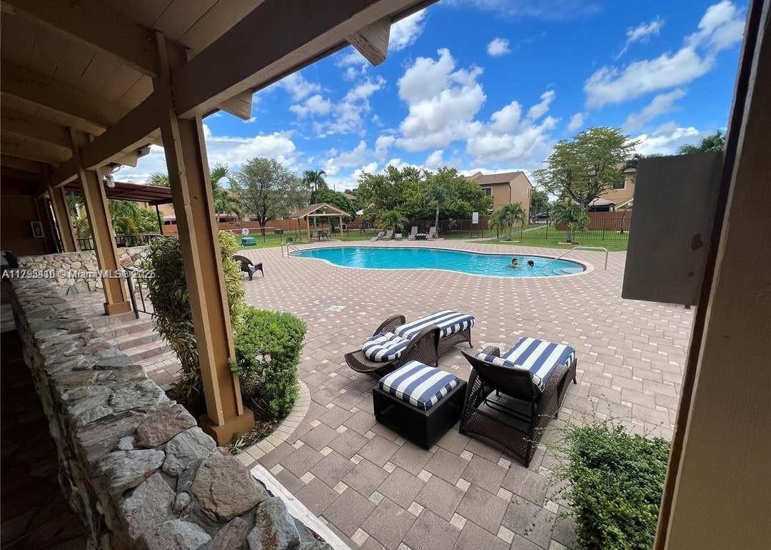 Foto principal - 3749 SW 99th Ave