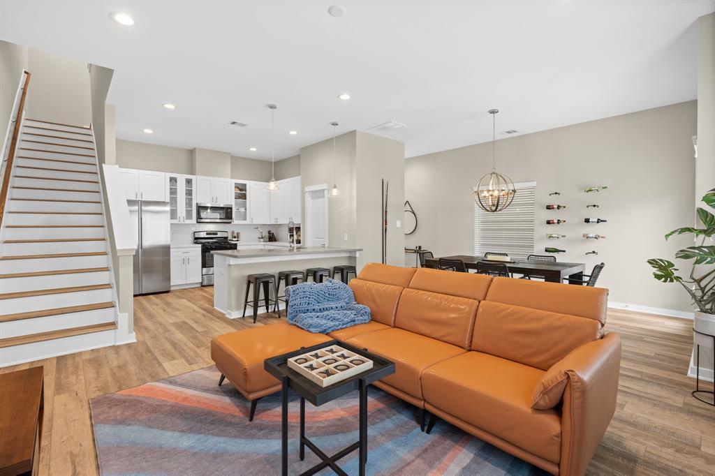 Foto principal - 413 Stonework Garden Ln