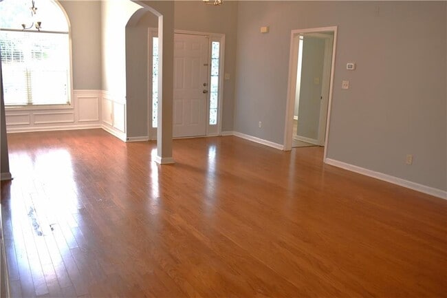 Building Photo - 910 Grace Dr
