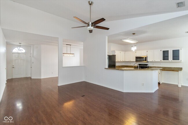 Foto del edificio - 10276 Lakeland Dr