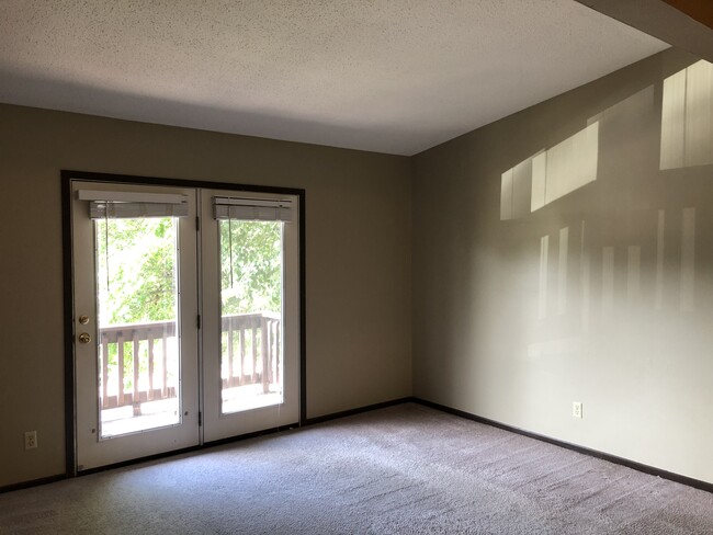 Building Photo - 505 Woodwind Ct