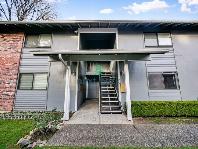 Foto del edificio - Sun-Filled Ground-Floor Corner Unit Minutes from Downtown Bellevue