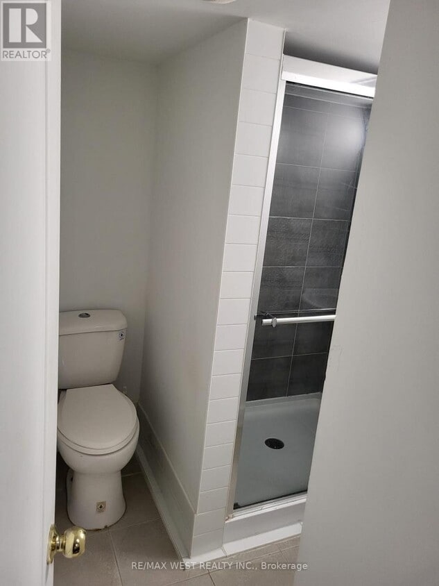 Building Photo - 76 Lexington Rd