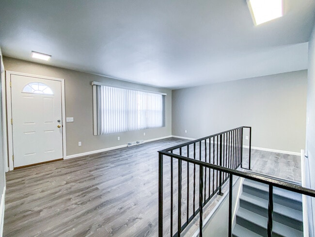 Building Photo - 2025 S Park St