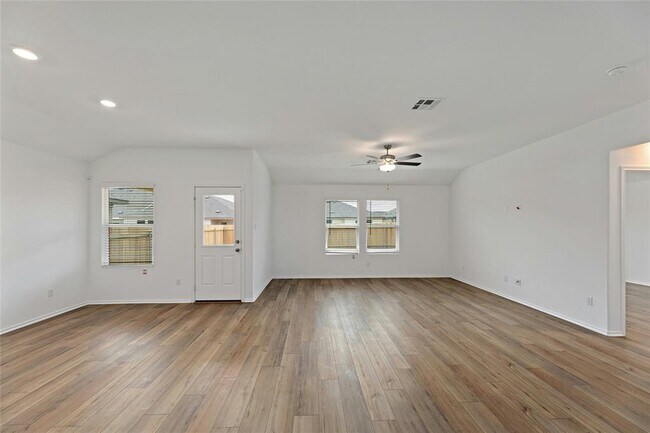 Building Photo - 443 Sebring Cir