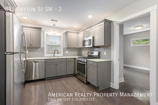 Building Photo - 813 Dayton St SW