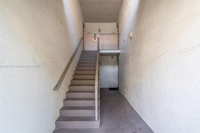 Building Photo - 3229 Coral Lake Dr