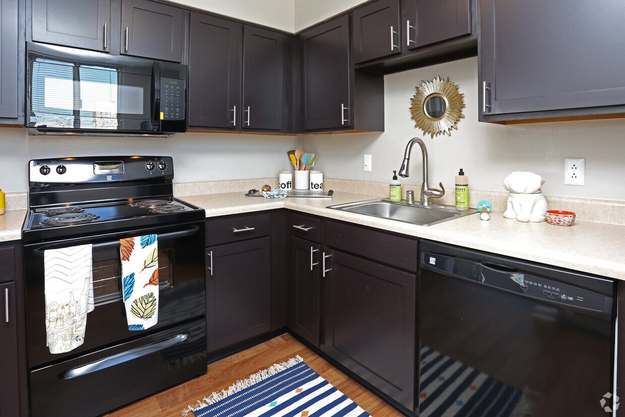 Crescent Centre Apartments 633657 S Third St Louisville, KY