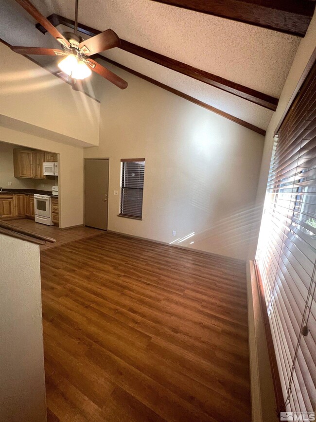 Building Photo - 1465 E Peckham Ln