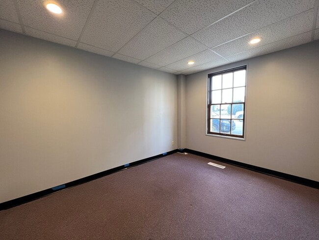 Building Photo - 232 N 6th St