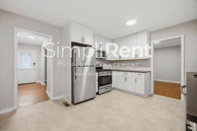 Foto del edificio - Beautifully Updated 4 Bedroom Home in Decatur! -1st month's Rent FREE with a 13-month lease!