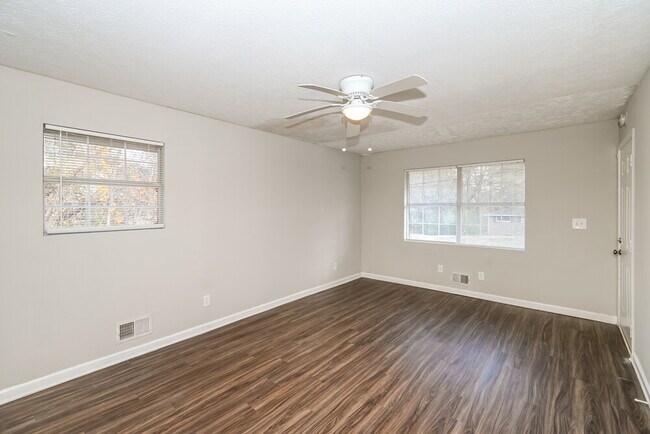 Foto del edificio - 8571 Duncan St
