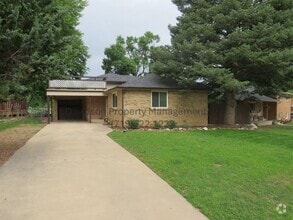 Building Photo - 917 Valley Rd