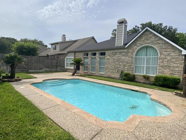Building Photo - 7807 Highland Glen Dr