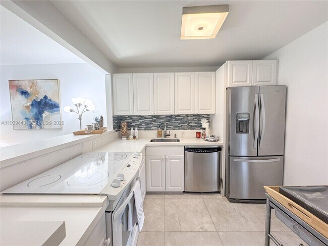 Foto del edificio - 3301 N Country Club Dr